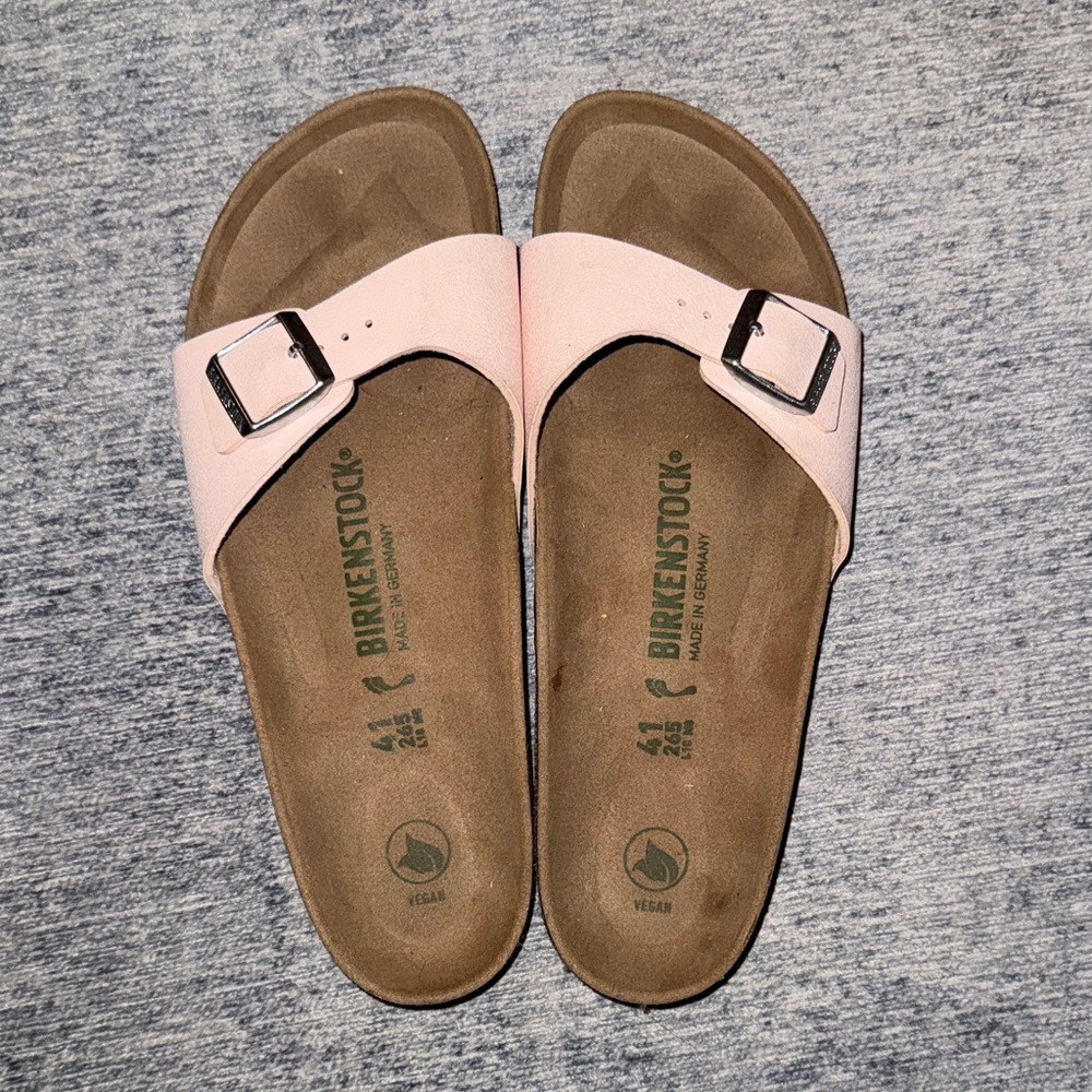 Birkenstock Madrid Vegan
Birkibuc - Light Pink Slide Sandals